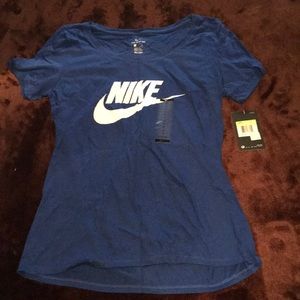 NWT Nike top size small
